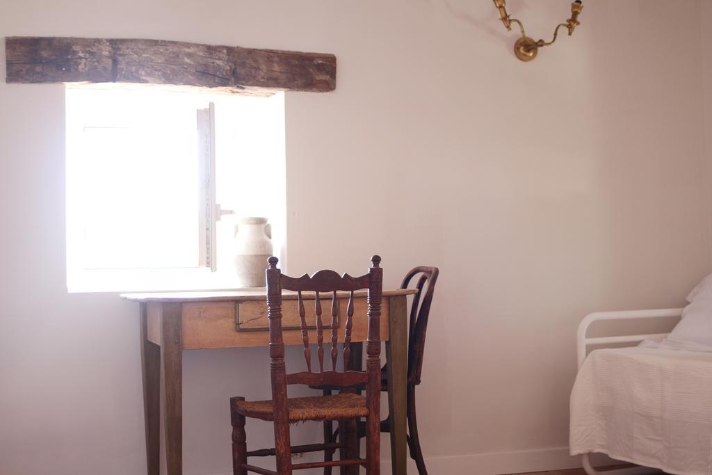 La Grulla Dorada Guest House Perales del Puerto Ngoại thất bức ảnh